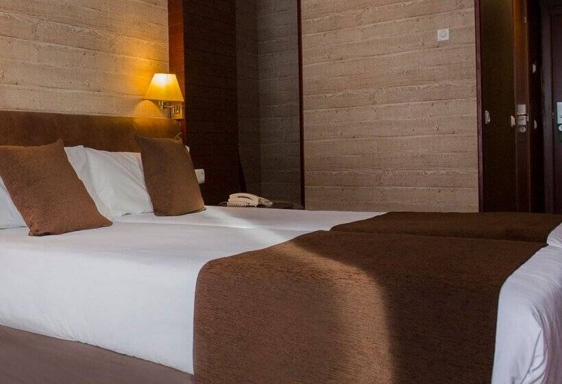 اتاق استاندارد یک نفره, Piolets Soldeu Centre by Nexta