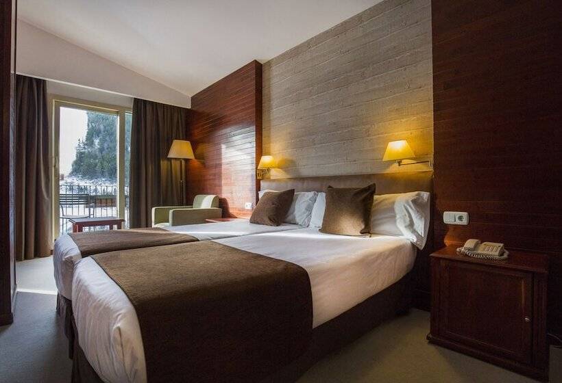 اتاق استاندارد سه نفره, Piolets Soldeu Centre by Nexta