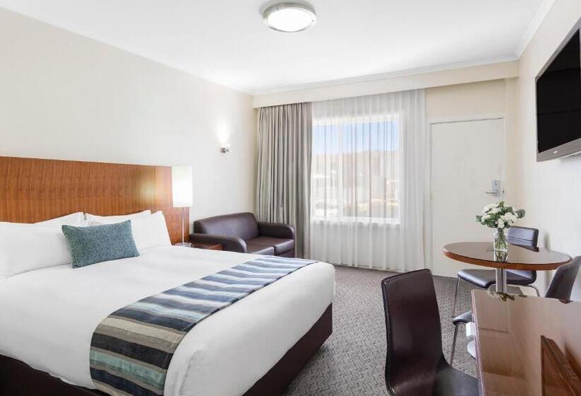 غرفة تنفيذية, Breakfree Queanbeyan