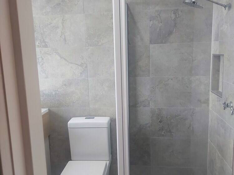 חדר סטנדרט, The Black Bull Motel