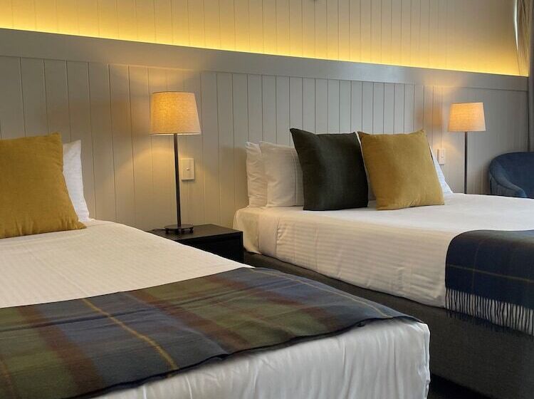 اتاق پرمیوم, The Black Bull Motel