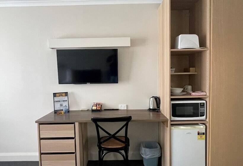 חדר פרמיום, The Black Bull Motel