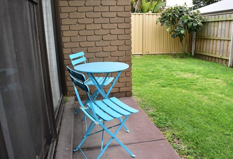 חדר סטנדרט, The Black Bull Motel