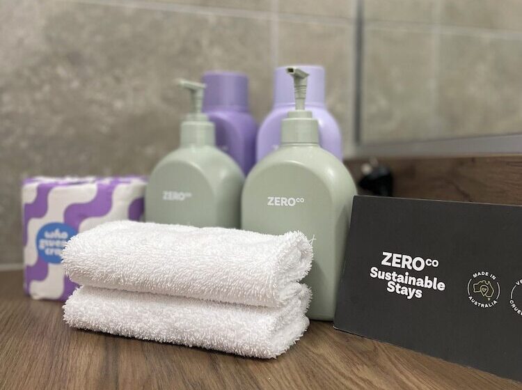 اتاق پرمیوم, The Black Bull Motel