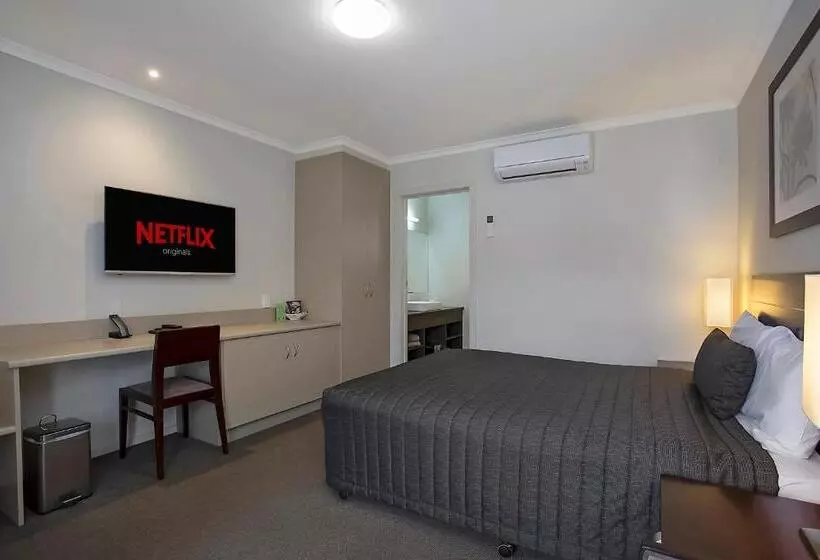 اتاق استاندارد, Elm Tree Motel