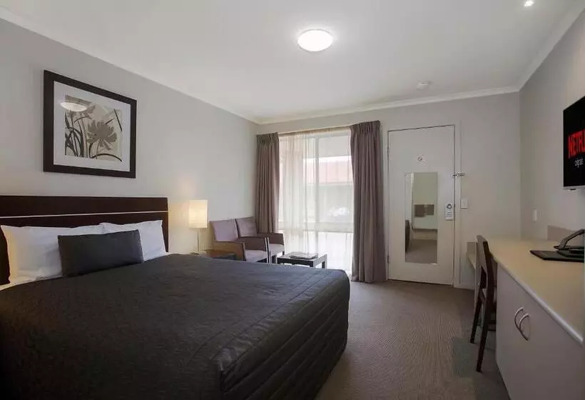 اتاق استاندارد, Elm Tree Motel