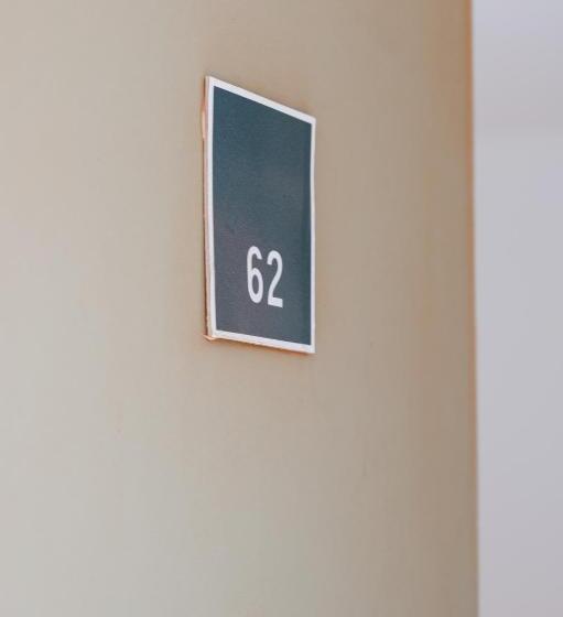 استودیوی استاندارد, Hedland