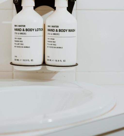 استودیوی استاندارد, Hedland