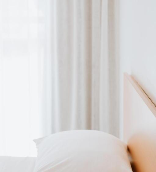 استودیوی استاندارد, Hedland