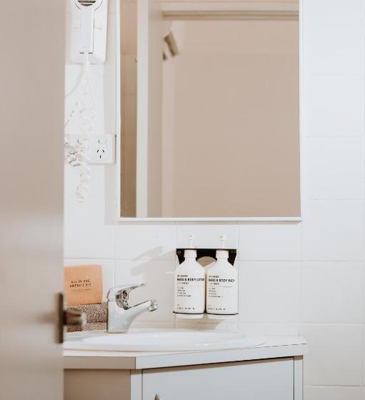 استودیوی سوپریور, Hedland