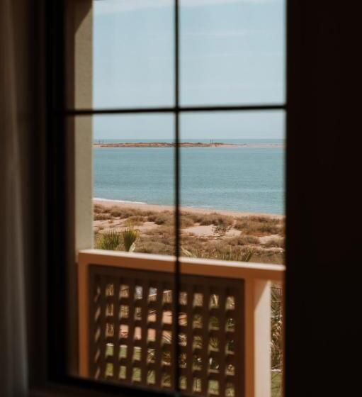 اتاق لوکس با چشمانداز دریا, Hedland