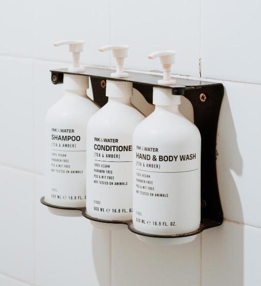 اتاق لوکس با چشمانداز دریا, Hedland