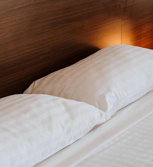 Economy Studio, Hedland