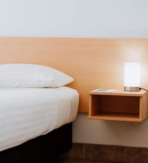 Economy Studio, Hedland