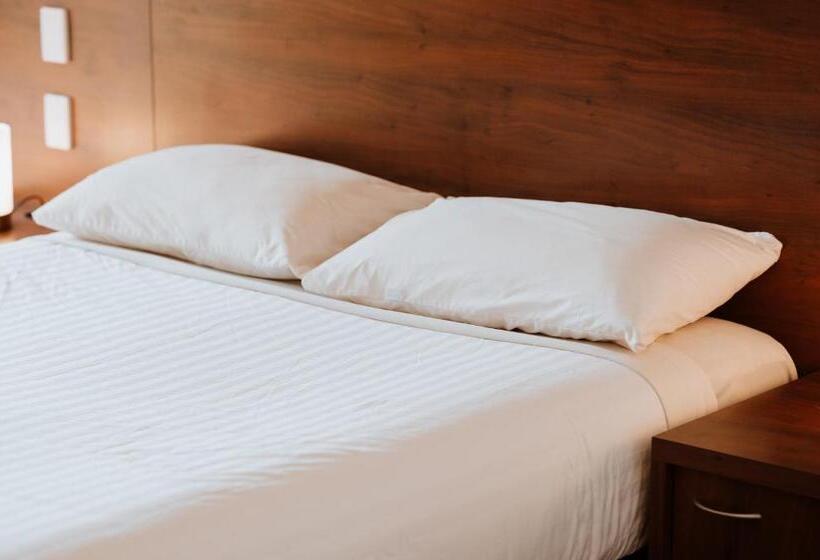 استودیوی سوپریور, Hedland