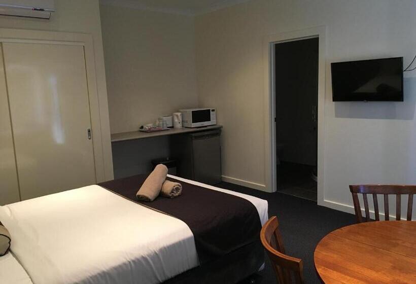 패밀리 룸, Lakeside Motel Waterfront