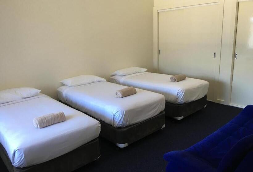 패밀리 룸, Lakeside Motel Waterfront