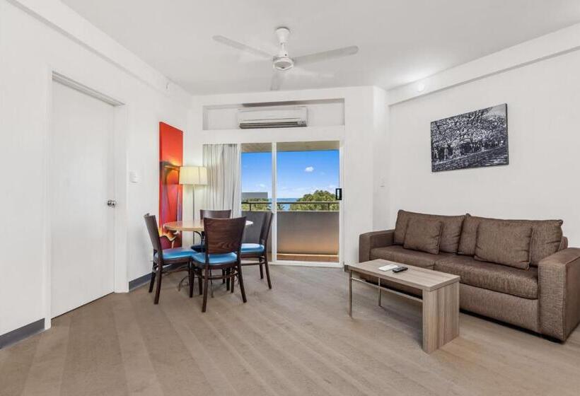 2 Bedroom Apartment with Views, Novotel Darwin Cbd