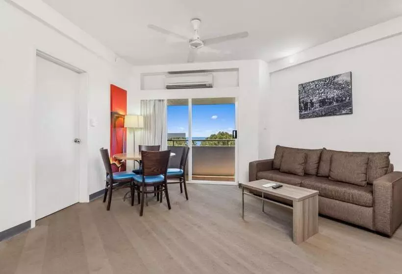 2 Bedroom Apartment with Views, Novotel Darwin Cbd