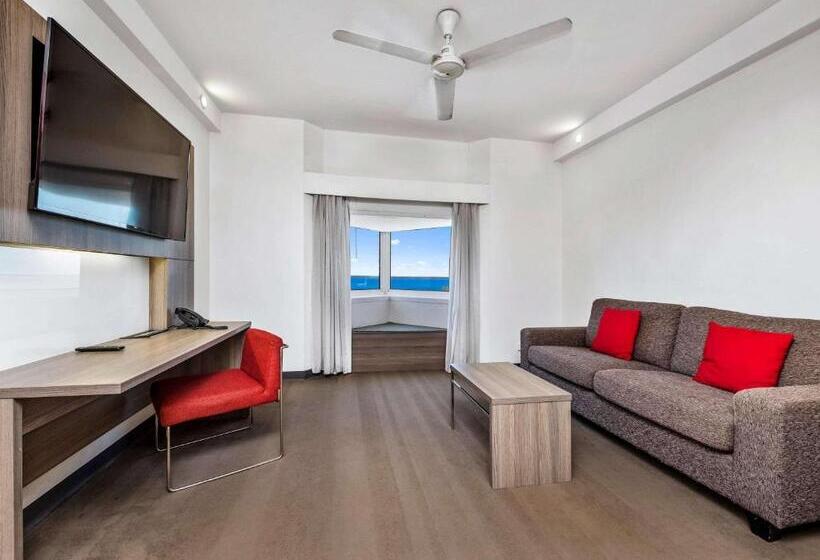 キングサイズベッドのジュニアスイート, Novotel Darwin Cbd