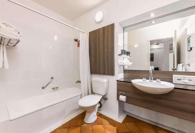 주니어 스위트 킹사이즈 침대, Novotel Darwin Cbd
