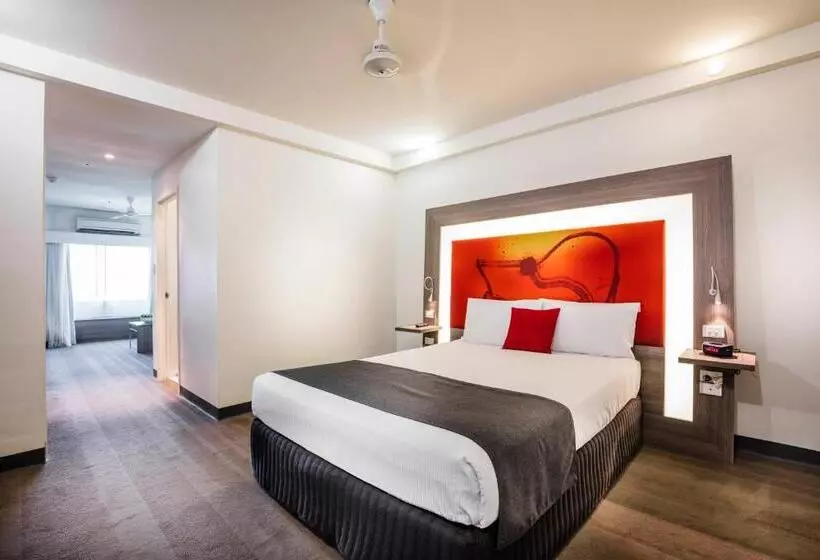 Suite Queen Bed, Novotel Darwin Cbd