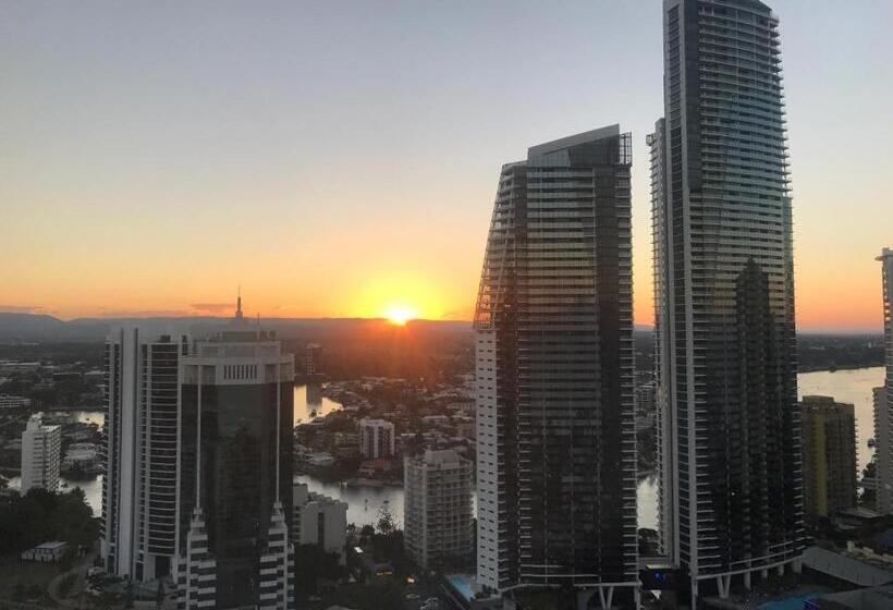 اتاق سوپریور با تخت بزرگ, Novotel Surfers Paradise
