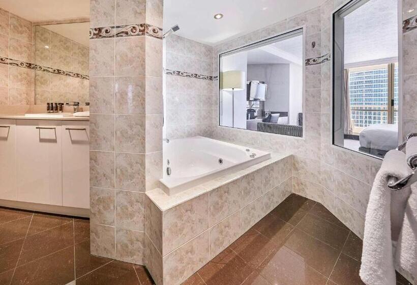디럭스 룸 킹사이즈 침대, Novotel Surfers Paradise