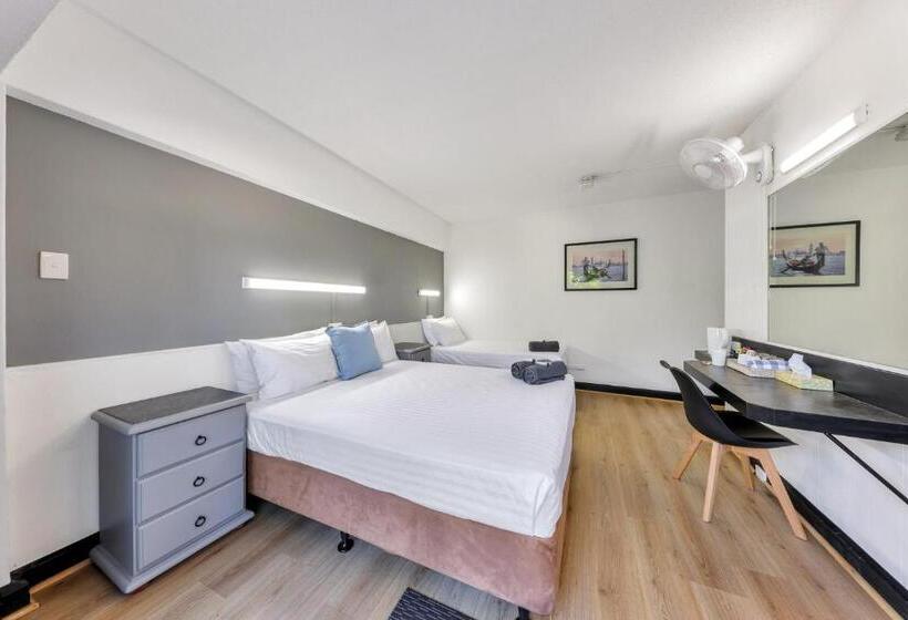 اتاق استاندارد سه نفره, Paravista Motel
