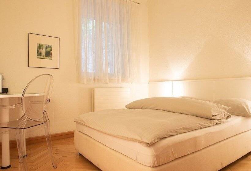 经济房, Boutique Hotel Hauser