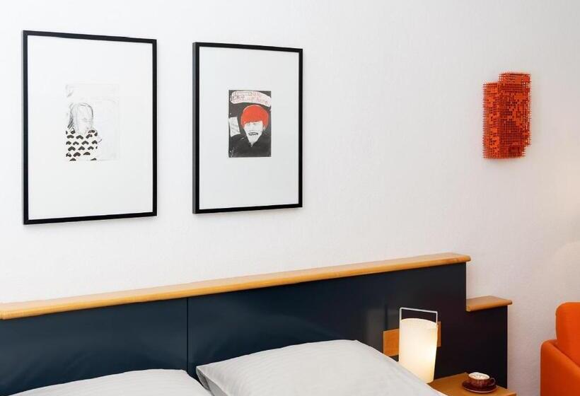 经济房, Boutique Hotel Hauser