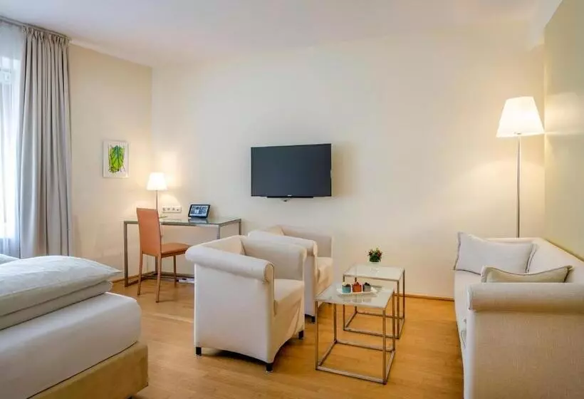 スーペリアスタジオ, Boutique Hotel Hauser