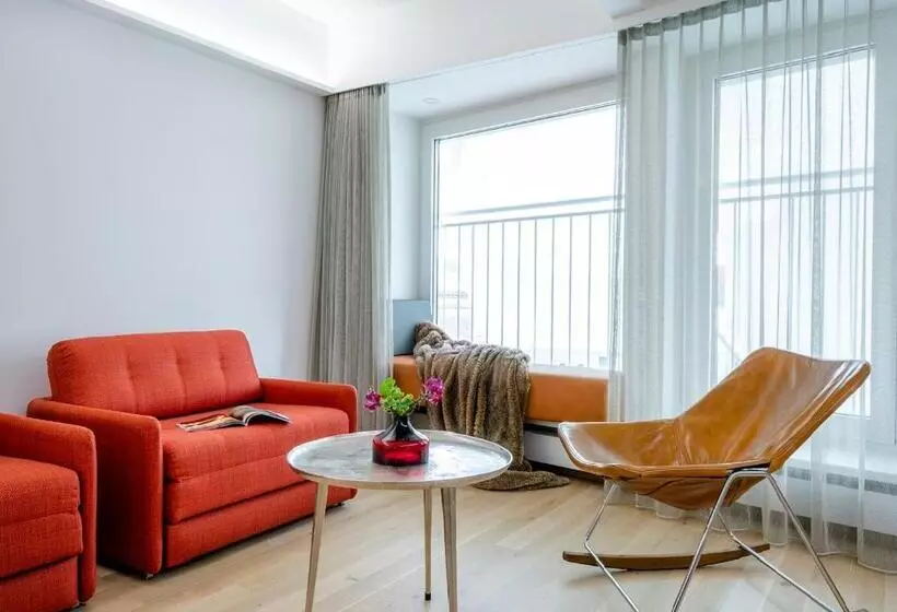 スーペリアスタジオ, Boutique Hotel Hauser