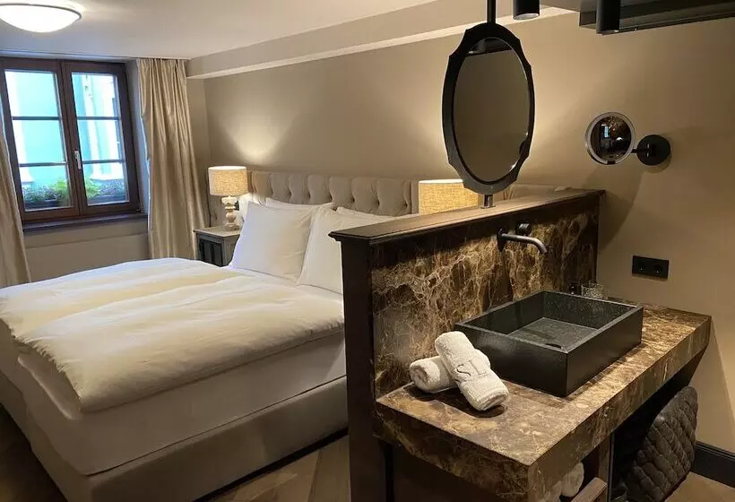 اتاق استاندارد یک نفره, Boutiquehotel Weisses Rössl