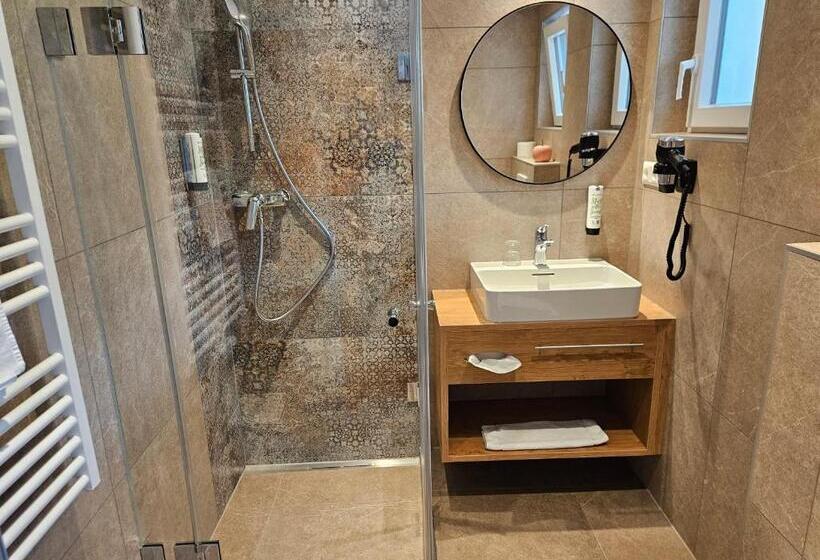 غرفة قياسية فردية مزودة بشُرفة, Dei Hotel Schönblick