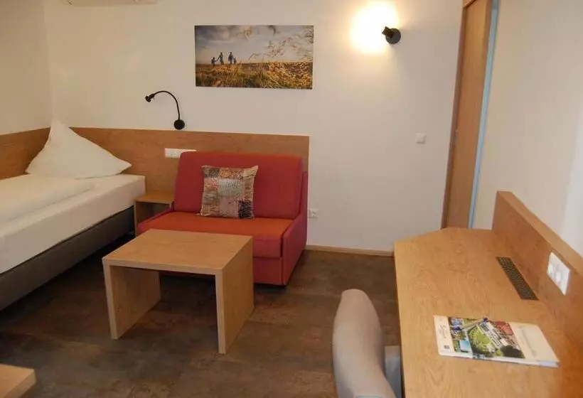 اتاق خانوادگی, Dei Hotel Schönblick