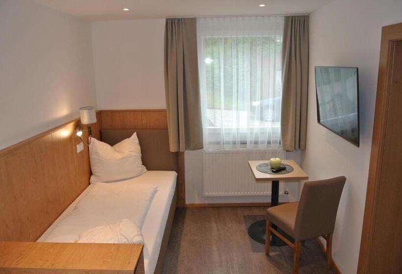 جناح عائلي, Dei Hotel Schönblick