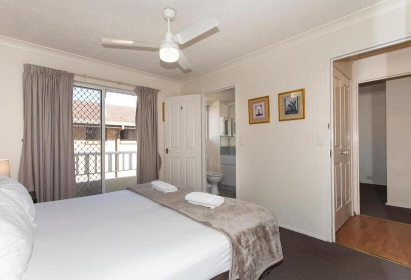 آپارتمان 2 خوابه با بالکن, Surfers Tradewinds