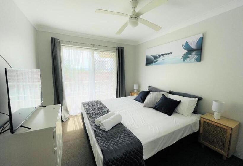 آپارتمان 1 خوابه با چشمانداز استخر, Surfers Tradewinds