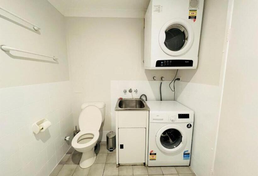 آپارتمان 1 خوابه با چشمانداز استخر, Surfers Tradewinds