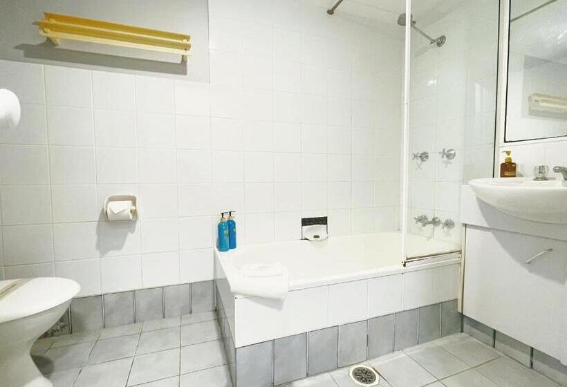 آپارتمان 2 خوابه, Surfers Tradewinds