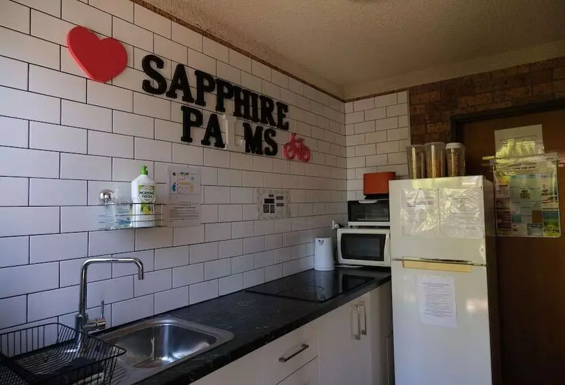 １階のスタンダードルーム, Sapphire Palms Motel