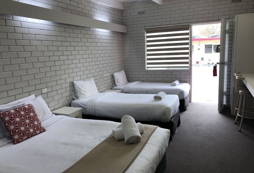 スタンダードトリプルルーム, Wattle Motel