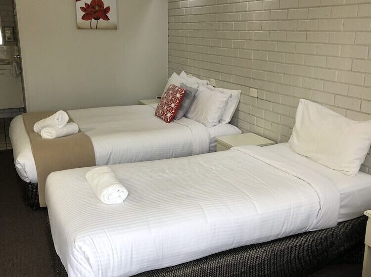 ファミリールーム, Wattle Motel