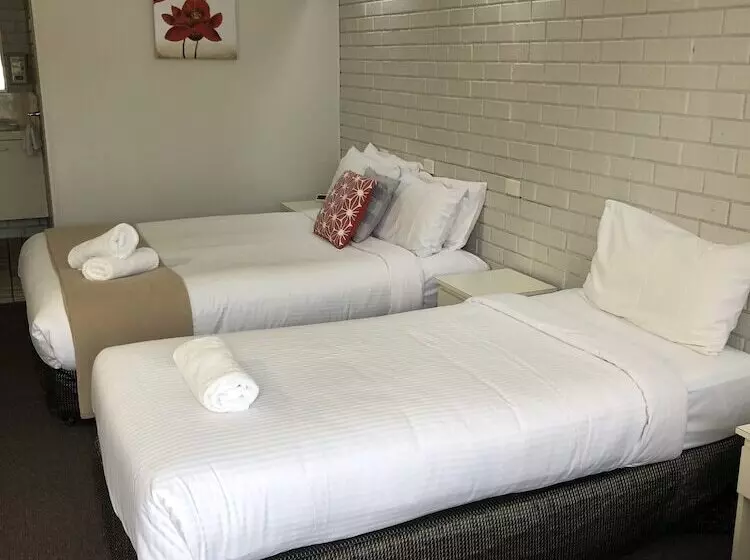 ファミリールーム, Wattle Motel