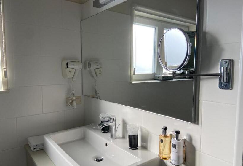 스탠다드 룸, Les Arcades