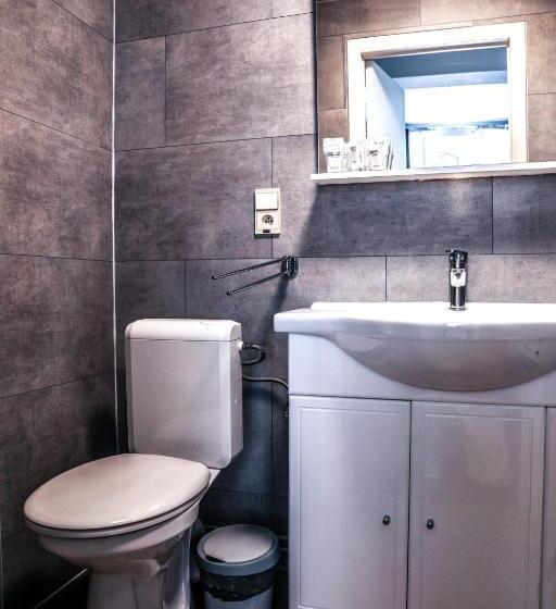 스탠다드 트리플 룸, Montovani