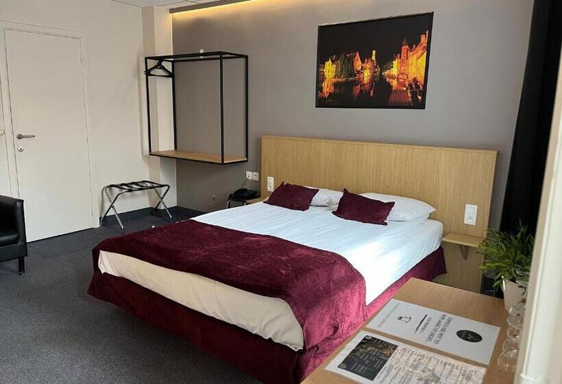 4인용 스탠다드 룸, Montovani