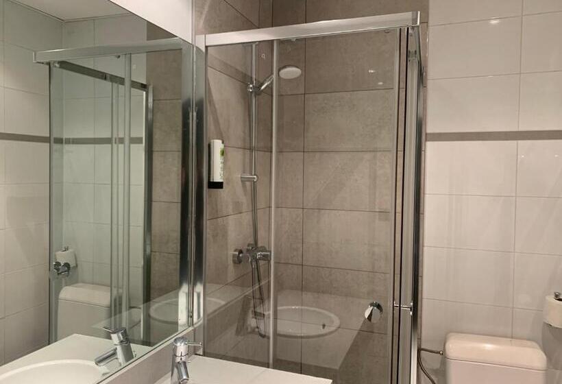 اتاق استاندارد یک نفره, Safestay Brussels Grand Place