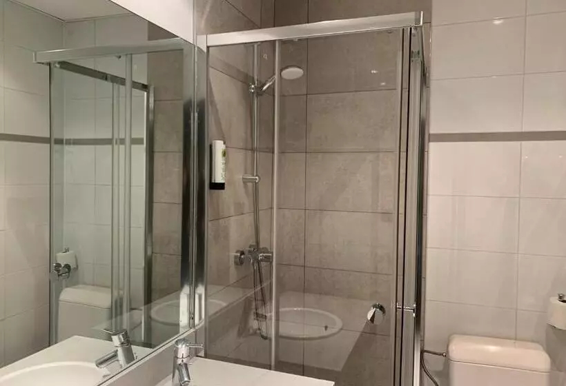 اتاق استاندارد یک نفره, Safestay Brussels Grand Place